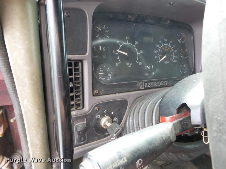image for item K3440 2000 Kenworth T2000 glider kit semi truck