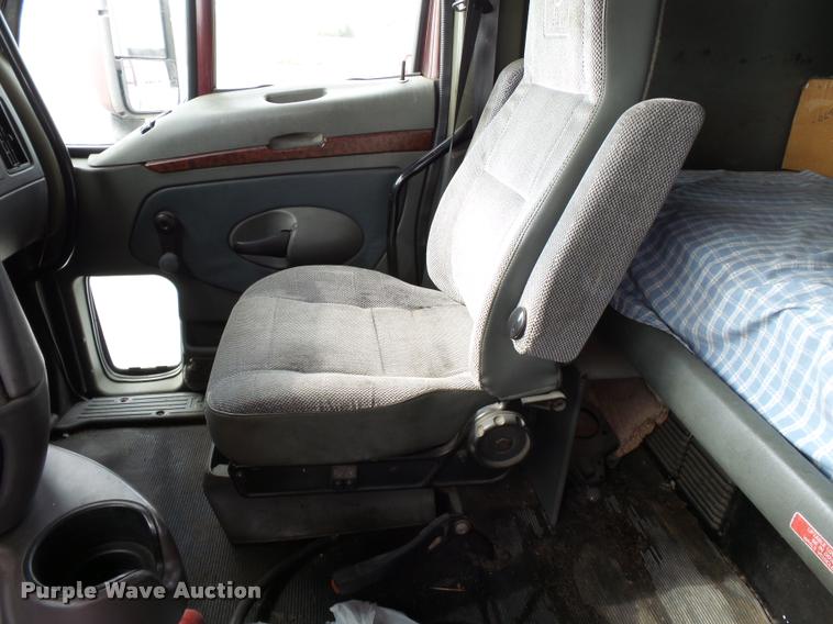 image for item K3440 2000 Kenworth T2000 glider kit semi truck