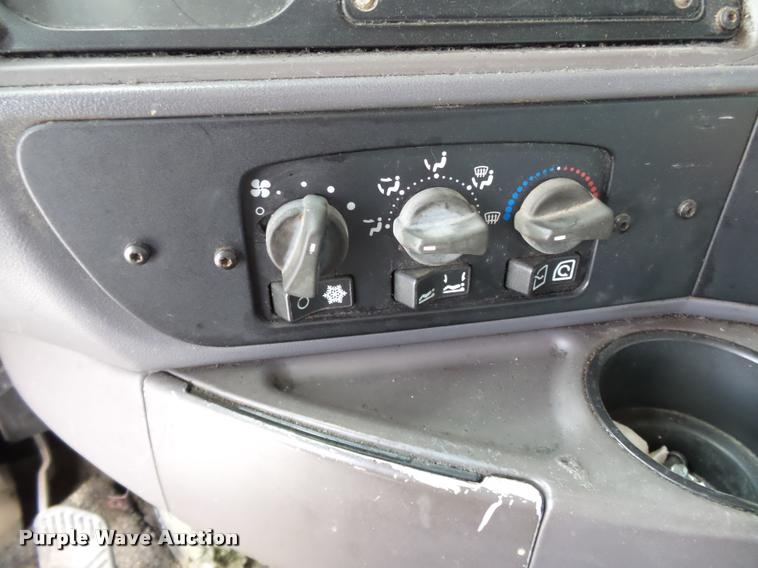 image for item K3440 2000 Kenworth T2000 glider kit semi truck