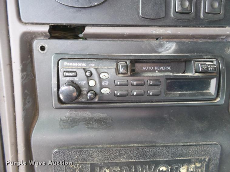 image for item K3440 2000 Kenworth T2000 glider kit semi truck