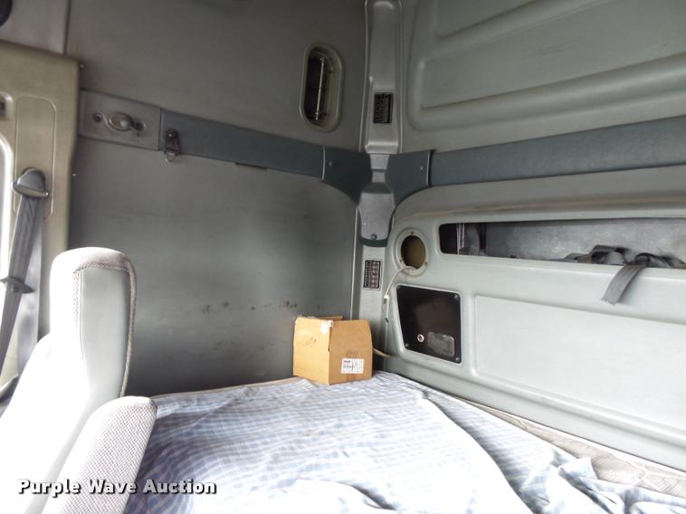 image for item K3440 2000 Kenworth T2000 glider kit semi truck