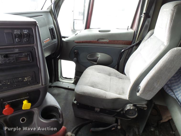 image for item K3440 2000 Kenworth T2000 glider kit semi truck