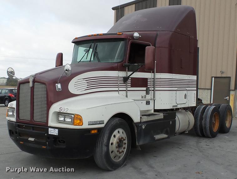 image for item K3441 1998 Kenworth T600 semi truck