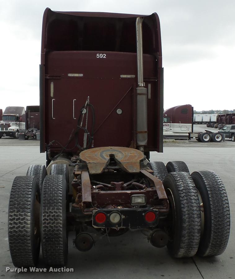 image for item K3441 1998 Kenworth T600 semi truck