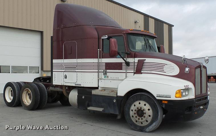 image for item K3441 1998 Kenworth T600 semi truck