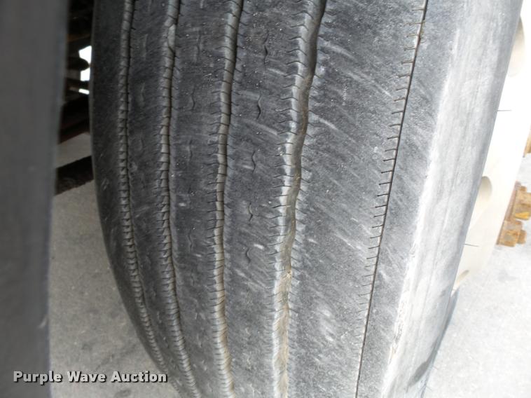 image for item K3441 1998 Kenworth T600 semi truck