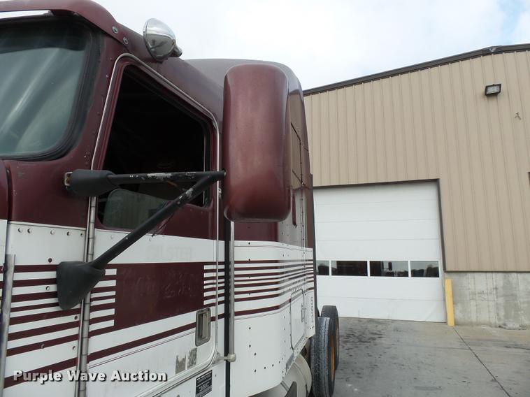 image for item K3441 1998 Kenworth T600 semi truck