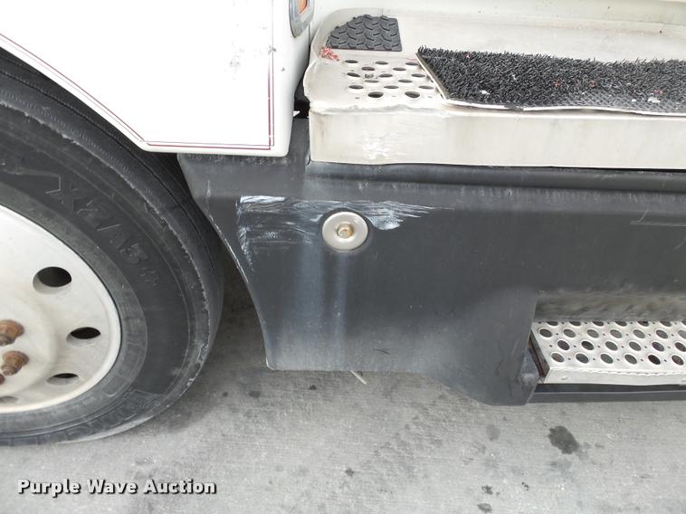 image for item K3441 1998 Kenworth T600 semi truck