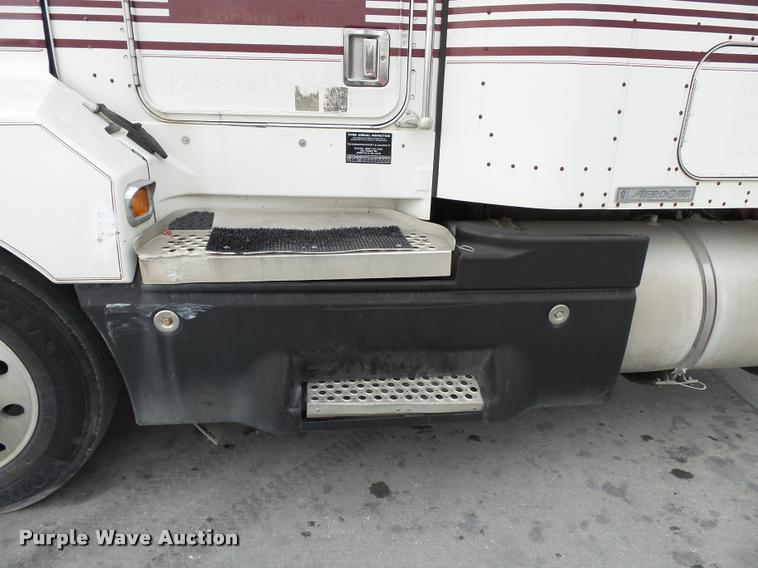 image for item K3441 1998 Kenworth T600 semi truck