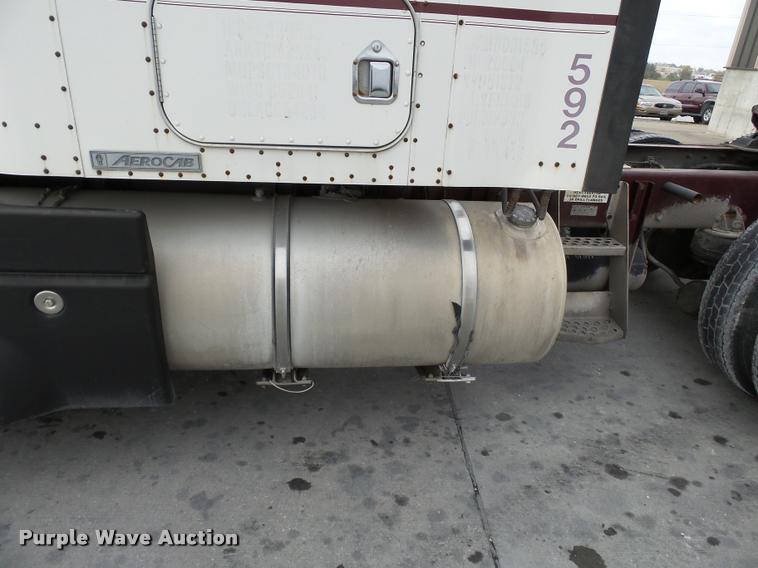 image for item K3441 1998 Kenworth T600 semi truck