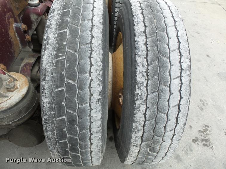 image for item K3441 1998 Kenworth T600 semi truck