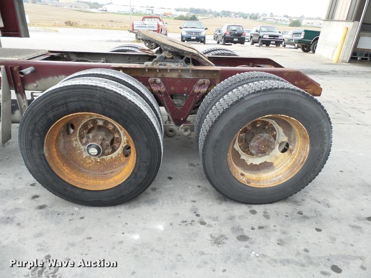 image for item K3441 1998 Kenworth T600 semi truck