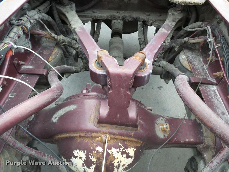 image for item K3441 1998 Kenworth T600 semi truck