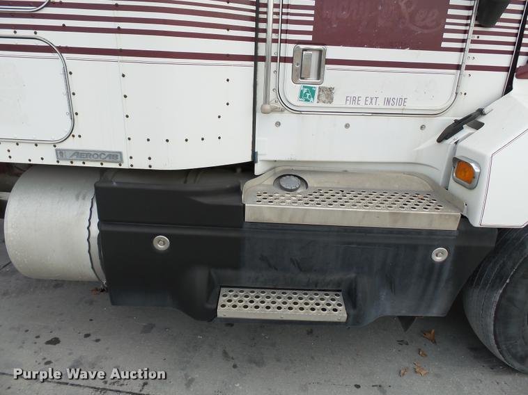 image for item K3441 1998 Kenworth T600 semi truck