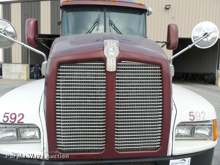 image for item K3441 1998 Kenworth T600 semi truck