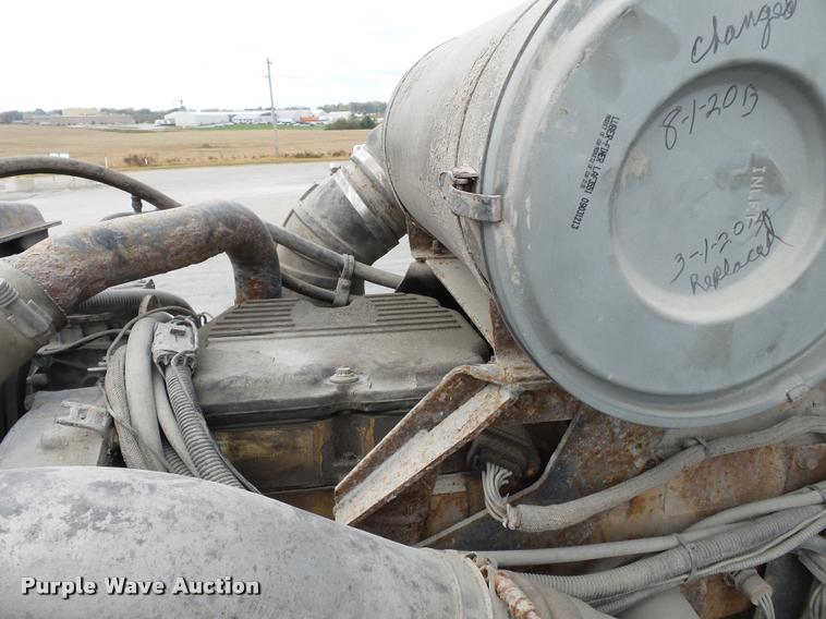 image for item K3441 1998 Kenworth T600 semi truck