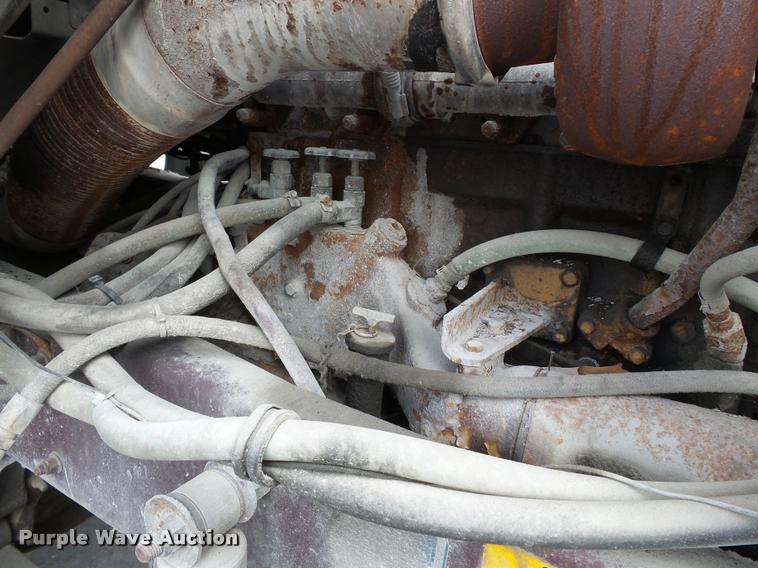 image for item K3441 1998 Kenworth T600 semi truck