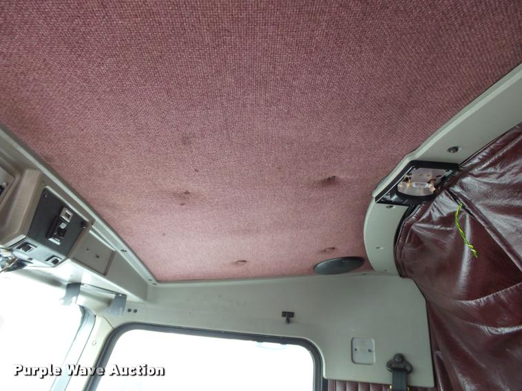 image for item K3441 1998 Kenworth T600 semi truck