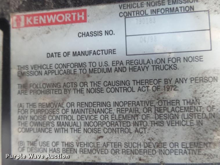 image for item K3441 1998 Kenworth T600 semi truck