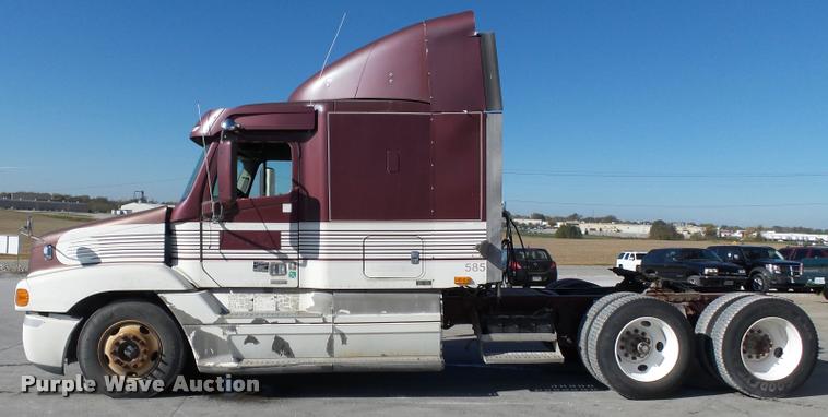 image for item K3442 1998 Freightliner Century Class 120 semi truck