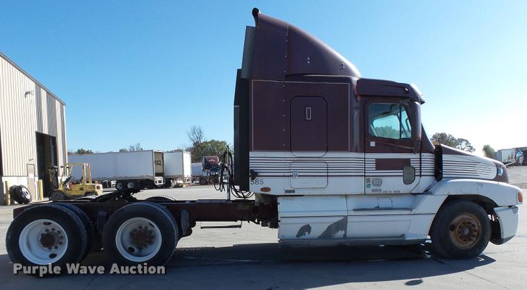 image for item K3442 1998 Freightliner Century Class 120 semi truck