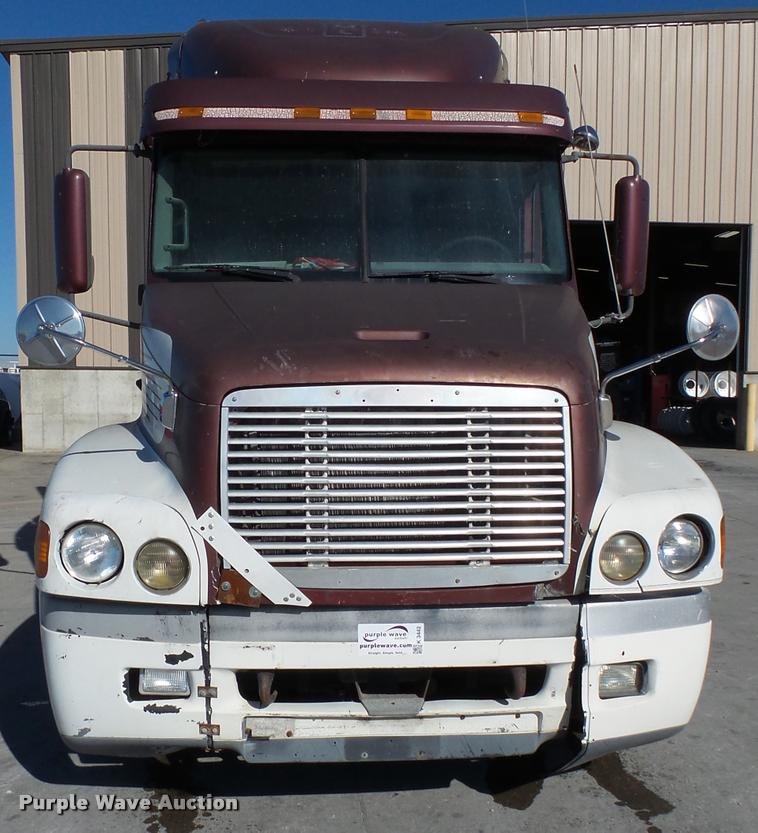 image for item K3442 1998 Freightliner Century Class 120 semi truck