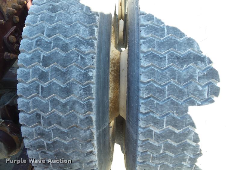 image for item K3442 1998 Freightliner Century Class 120 semi truck