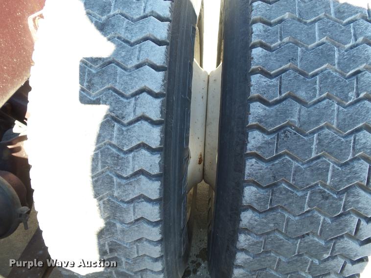 image for item K3442 1998 Freightliner Century Class 120 semi truck