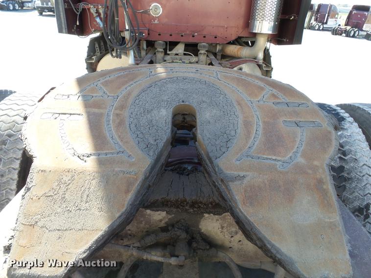 image for item K3442 1998 Freightliner Century Class 120 semi truck