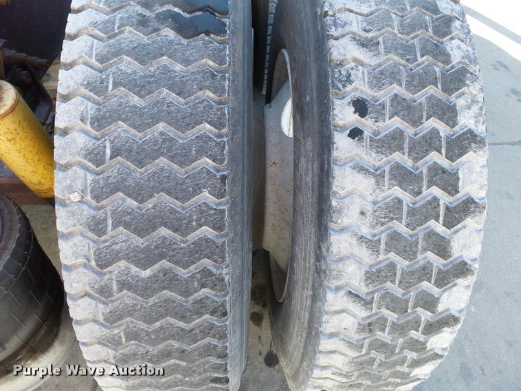 image for item K3442 1998 Freightliner Century Class 120 semi truck