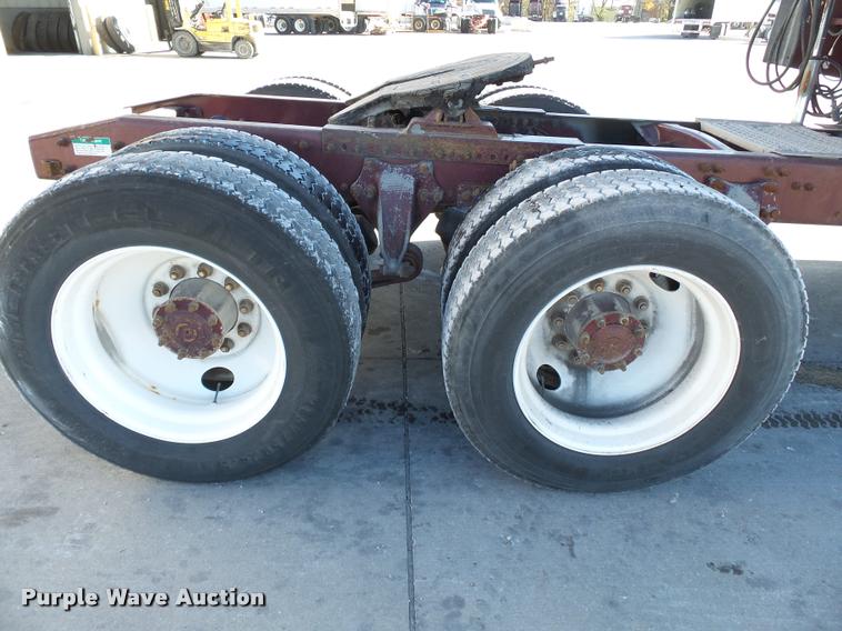 image for item K3442 1998 Freightliner Century Class 120 semi truck