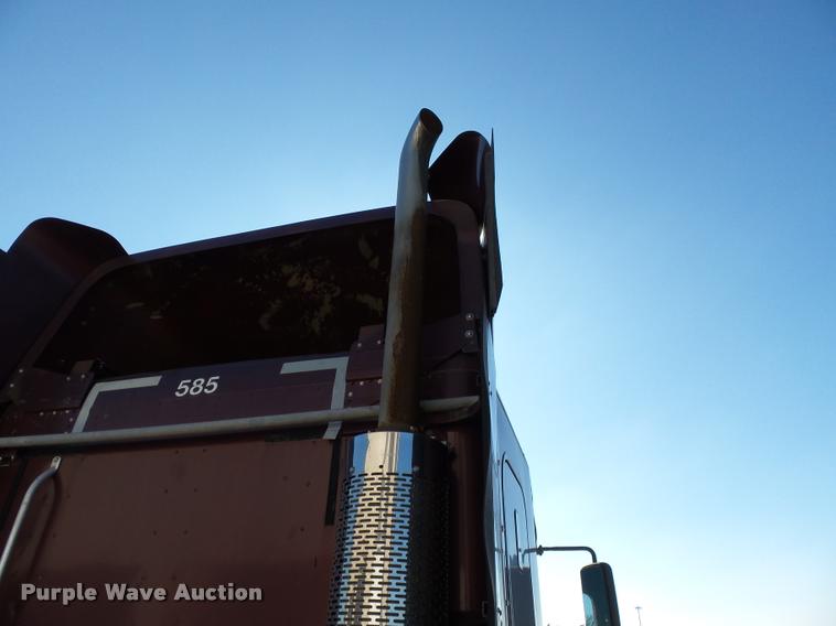 image for item K3442 1998 Freightliner Century Class 120 semi truck