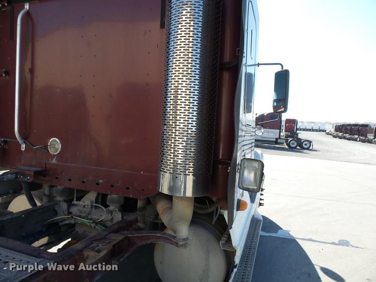 image for item K3442 1998 Freightliner Century Class 120 semi truck