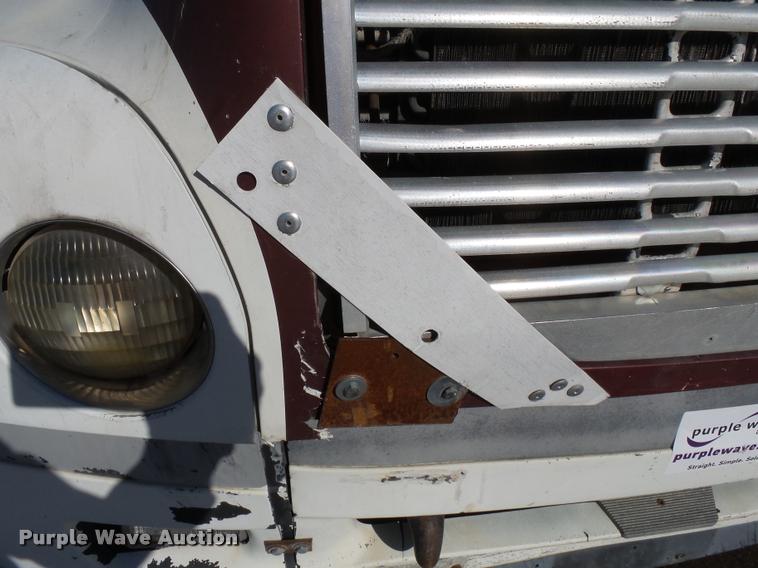 image for item K3442 1998 Freightliner Century Class 120 semi truck