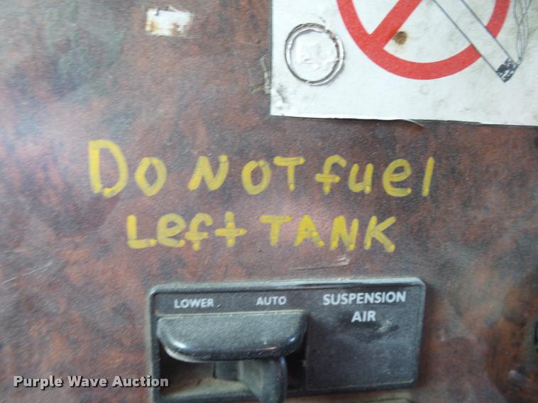 image for item K3442 1998 Freightliner Century Class 120 semi truck