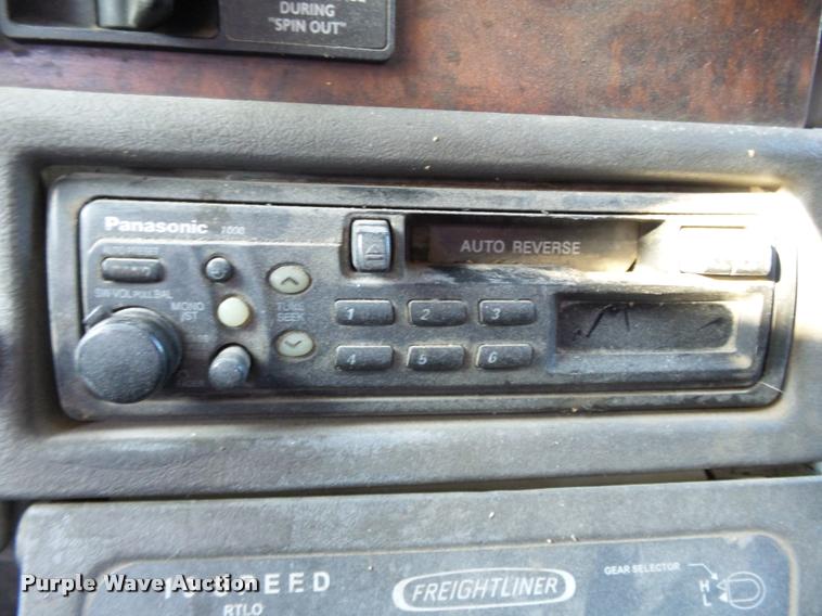 image for item K3442 1998 Freightliner Century Class 120 semi truck