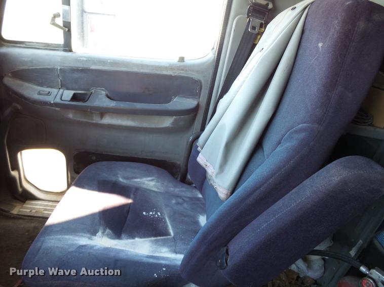 image for item K3442 1998 Freightliner Century Class 120 semi truck