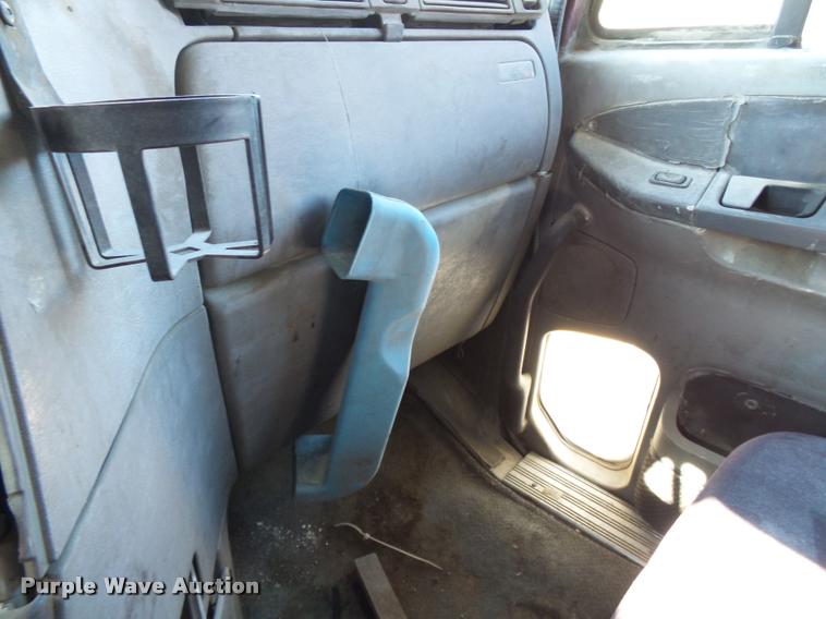 image for item K3442 1998 Freightliner Century Class 120 semi truck