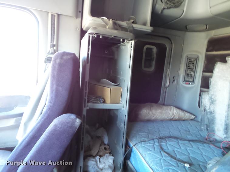 image for item K3442 1998 Freightliner Century Class 120 semi truck