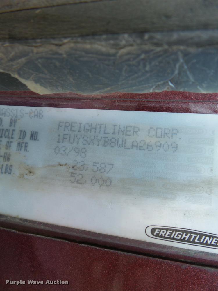 image for item K3442 1998 Freightliner Century Class 120 semi truck