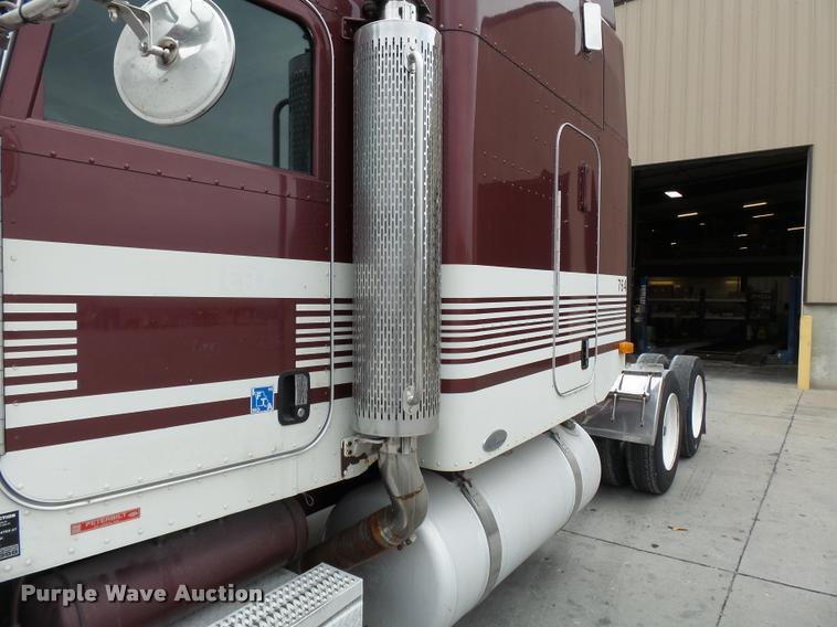 image for item K3446 2005 Peterbilt 378 semi truck