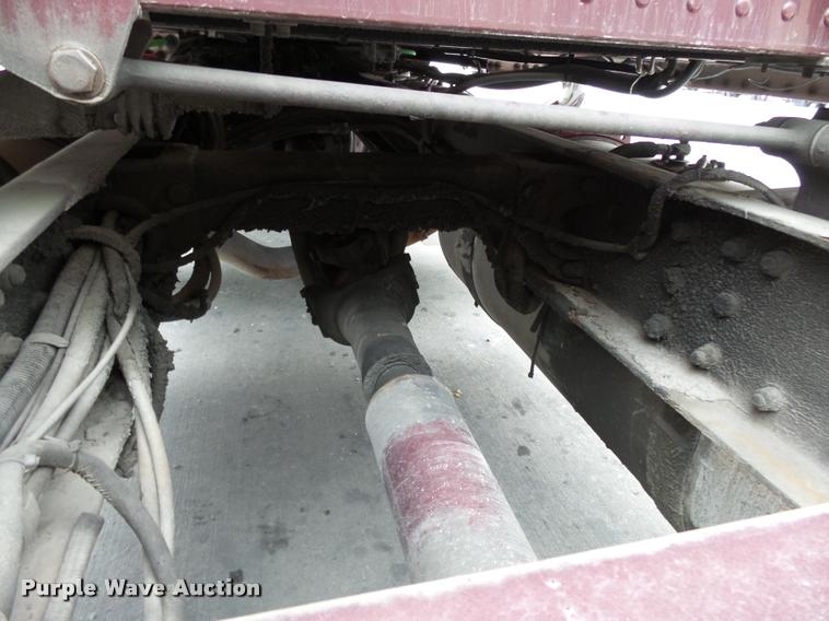 image for item K3446 2005 Peterbilt 378 semi truck