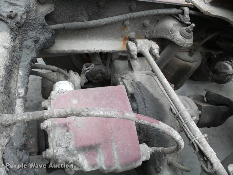 image for item K3446 2005 Peterbilt 378 semi truck