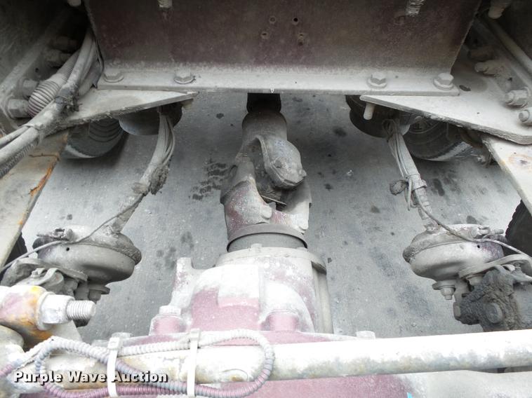 image for item K3446 2005 Peterbilt 378 semi truck