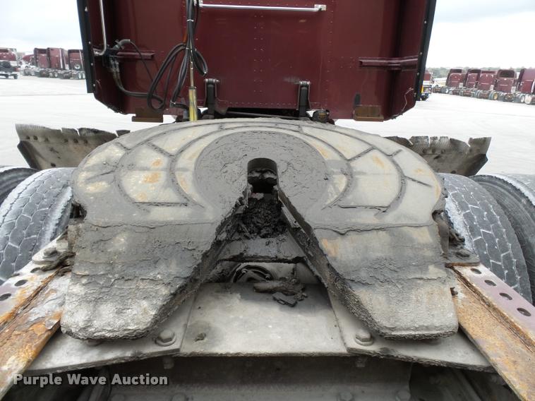 image for item K3446 2005 Peterbilt 378 semi truck