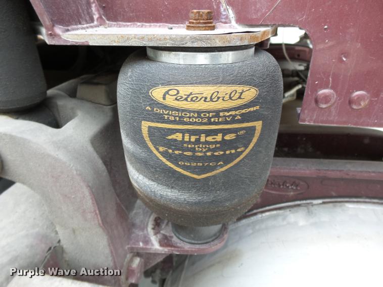 image for item K3446 2005 Peterbilt 378 semi truck