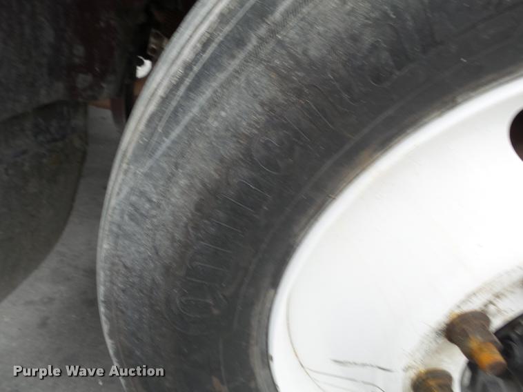 image for item K3446 2005 Peterbilt 378 semi truck