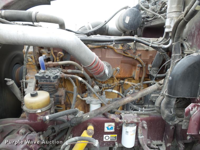 image for item K3446 2005 Peterbilt 378 semi truck