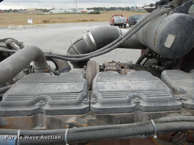 image for item K3446 2005 Peterbilt 378 semi truck