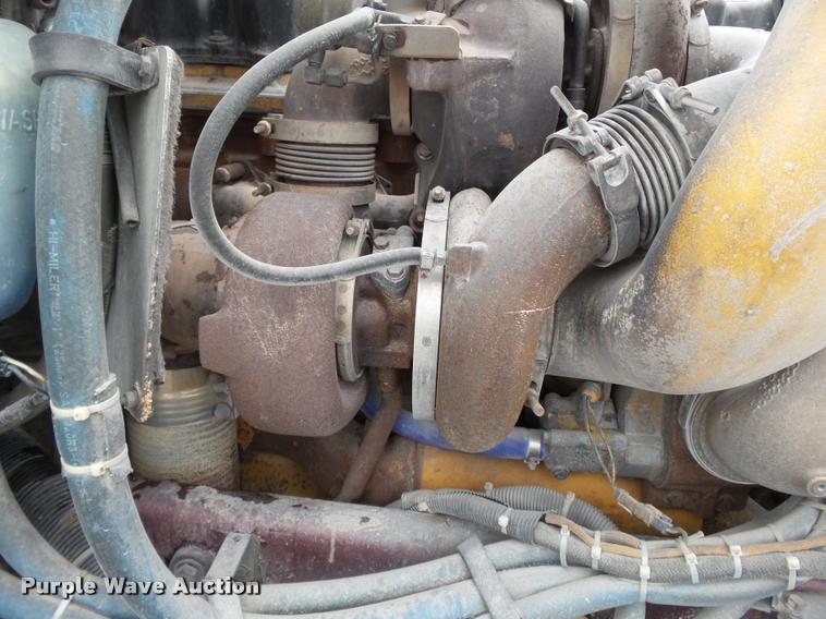 image for item K3446 2005 Peterbilt 378 semi truck